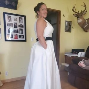 Size 18 brand new white gown